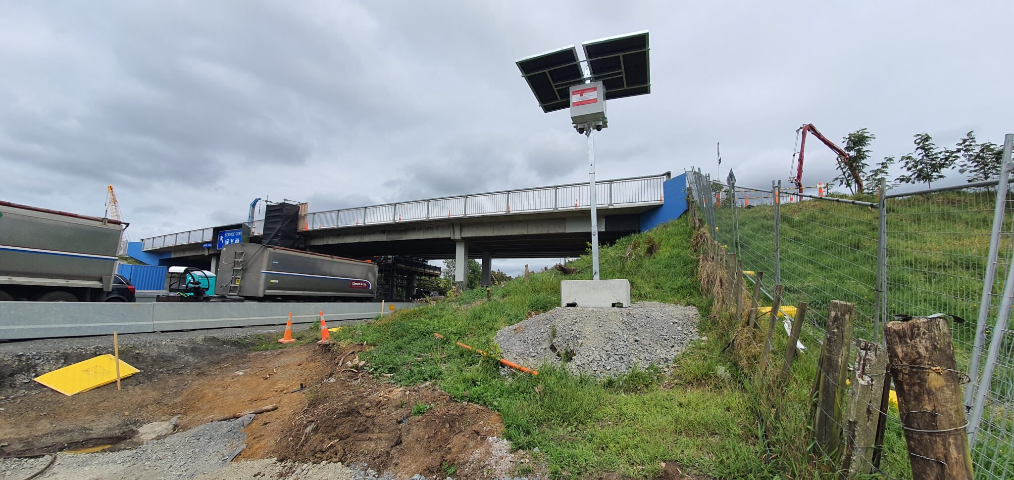 solar-powered-cctv-tower-construction-site-south-security-ltd